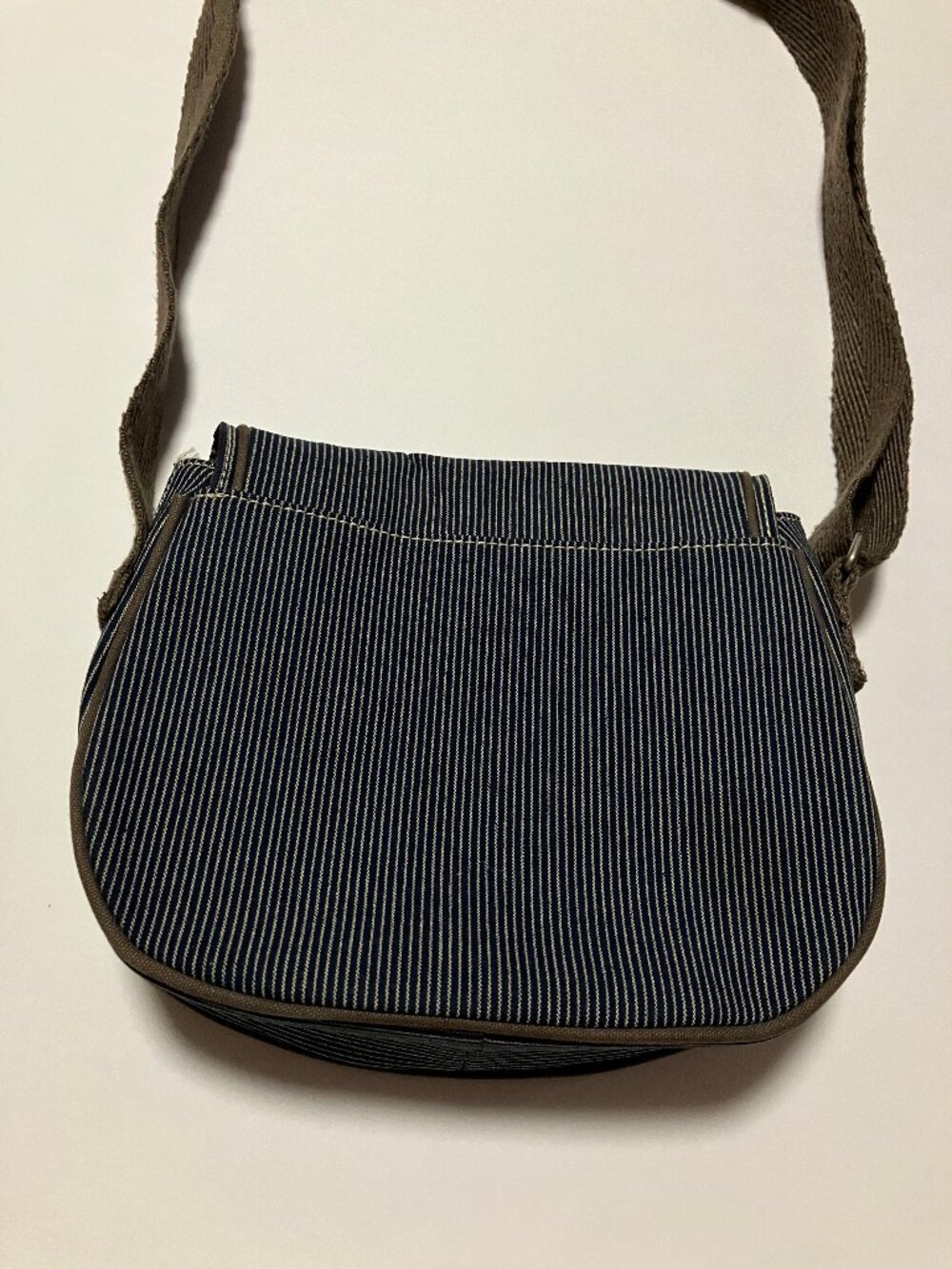 Thirty-One Free To Be Railroad Stripe Denim Crossbody Saddle Bag Purse - Picture 2 of 15